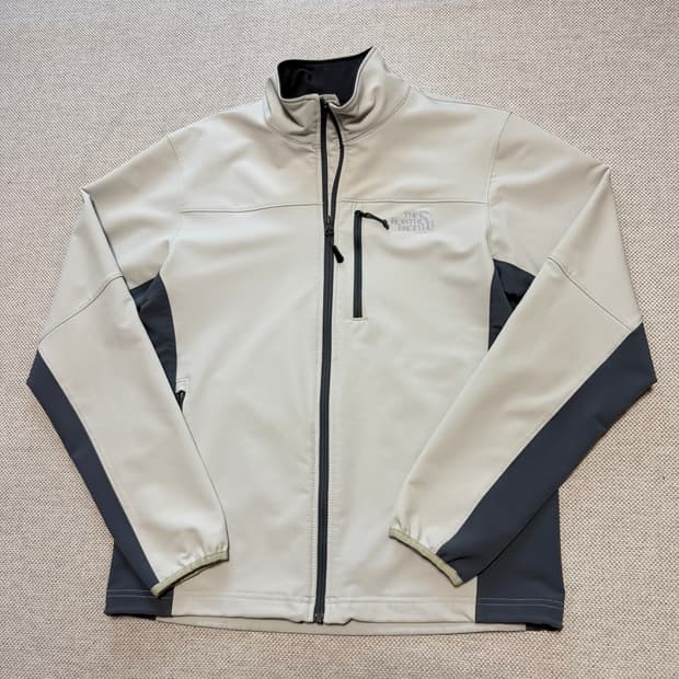 노스페이스 배색 소프트쉘 자켓