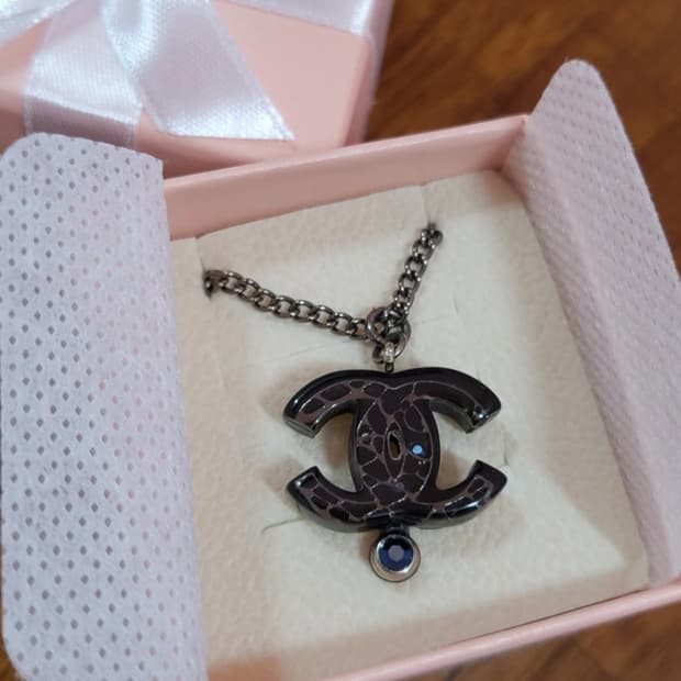샤넬 건메탈 블루보석 목걸이