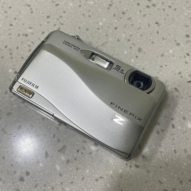 후지 파인픽스 z700 (터치스크린,일본어,작례o)