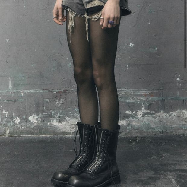 보헤미안서울 DESTROYED GRAY DENIM SHORTS s 팝니다