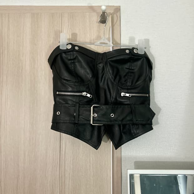 블랙 레더 가죽 탑