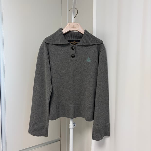 새상품 비비안웨스트우드 앵글로매니아 카라 니트