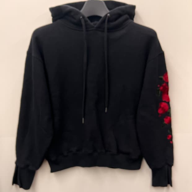다이애그널 DIAGONAL 장미 자수 후드티