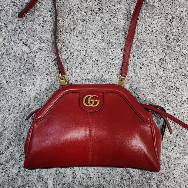 구찌 르벨 스몰 크로스백