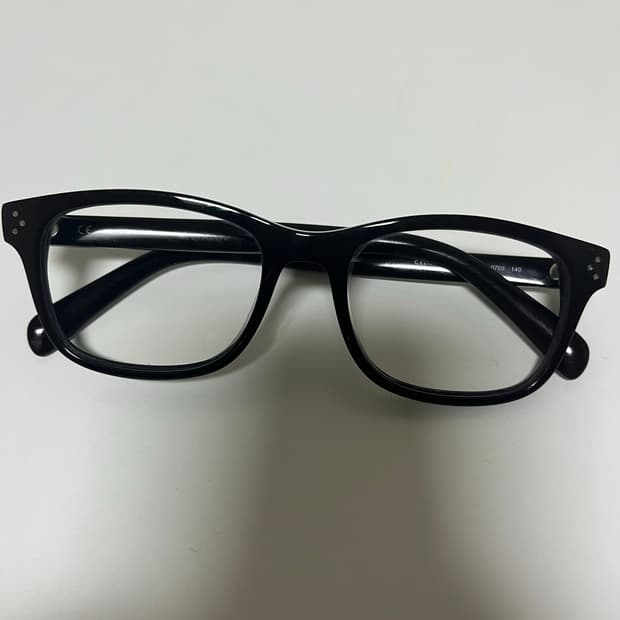 셀린느 뿔테 안경