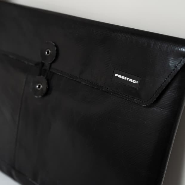 프라이탁 F411 13/14 랩탑 슬리브 올블랙 노트북 파우치