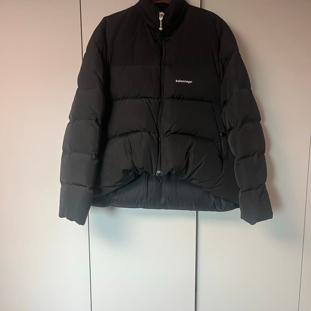 발렌시아가 c컬패딩 2018 46사이즈