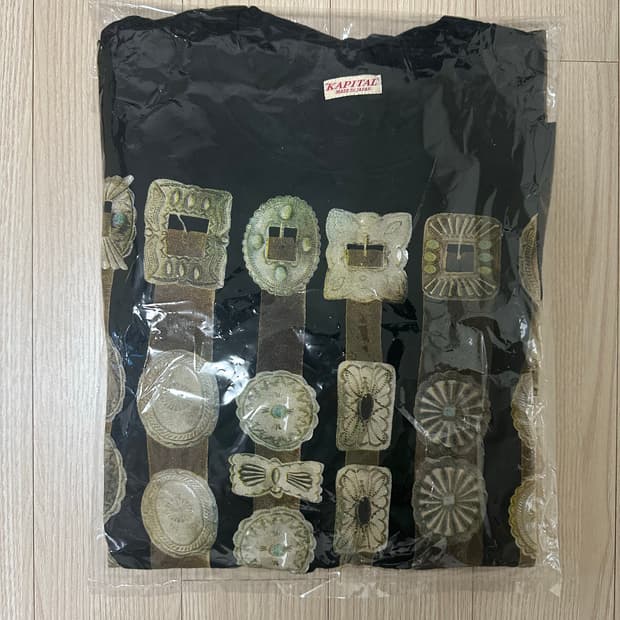 (새상품) 캐피탈 20 크루 티셔츠 블랙 반팔 티셔츠