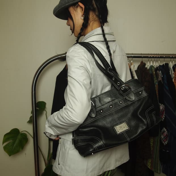 피에르가르뎅 레더 숄더백