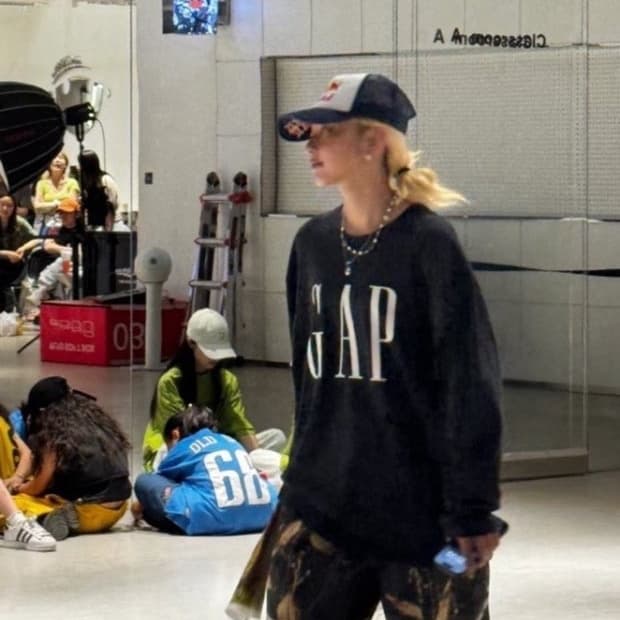 새상품) 쿄카 GAP 티셔츠 블랙 스으파 스월파