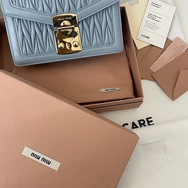 미우미우 마테라쎄 체인 크로스백