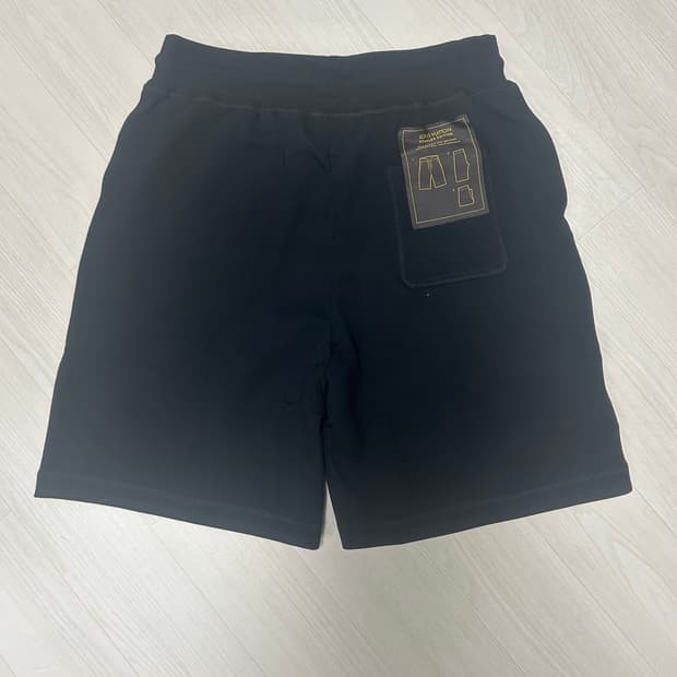 루이비통 인사이드아웃포켓 면반바지