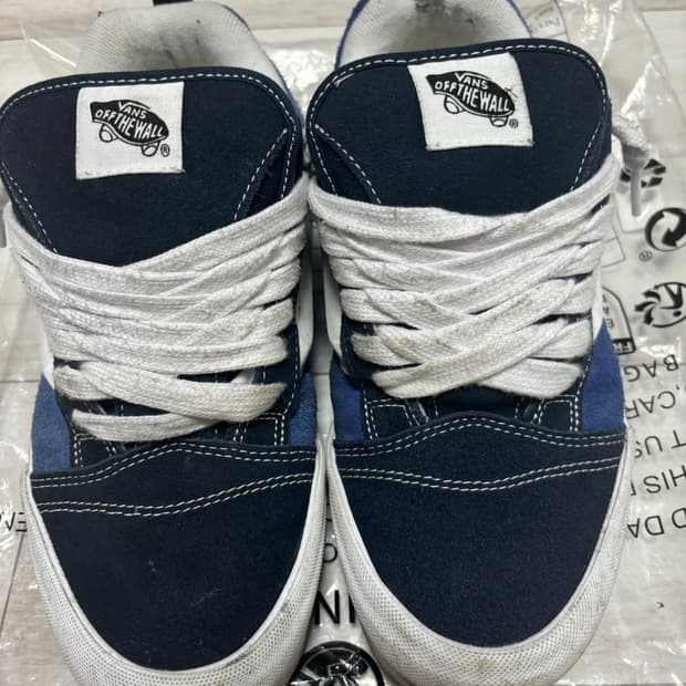 반스 뉴스쿨 275