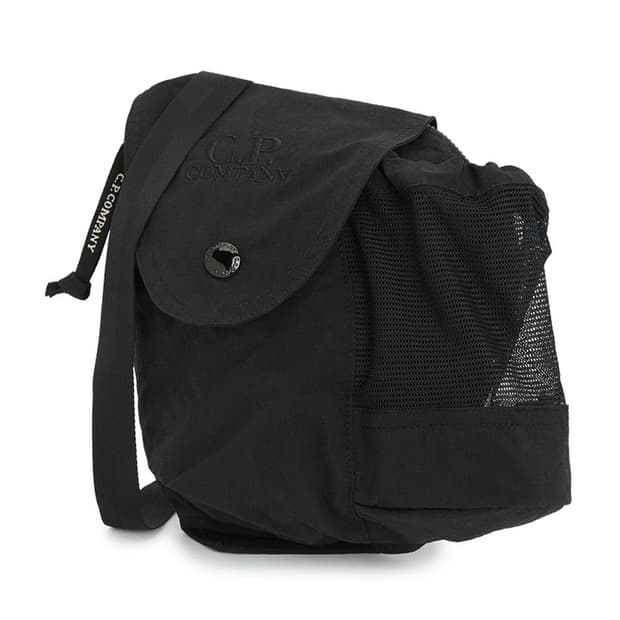 CP컴퍼니 숄더백 블랙 판매합니다 