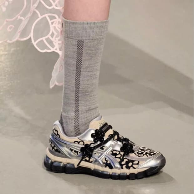 세실리아반센 아식스 베이지 240 