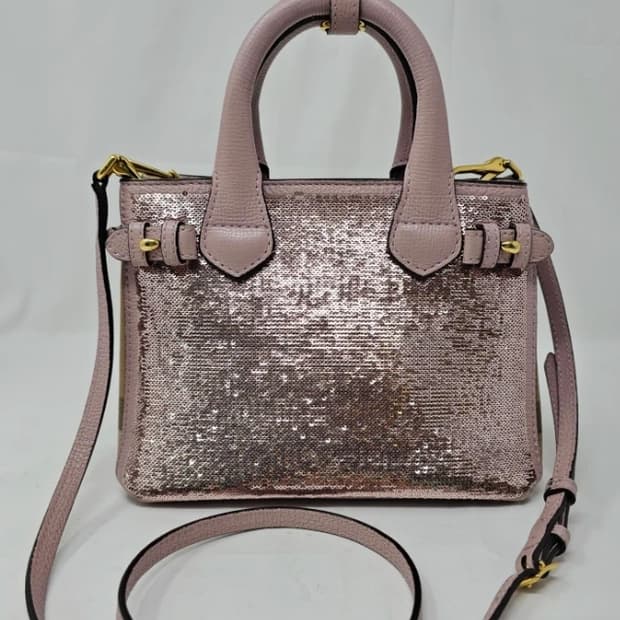 정품 버버리 베이비 배너 스팽글 토트백 크로스백