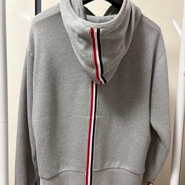 [당일배송/정품] 톰브라운 백삼선 후드티 3사