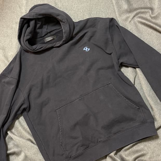 산산기어 후드티