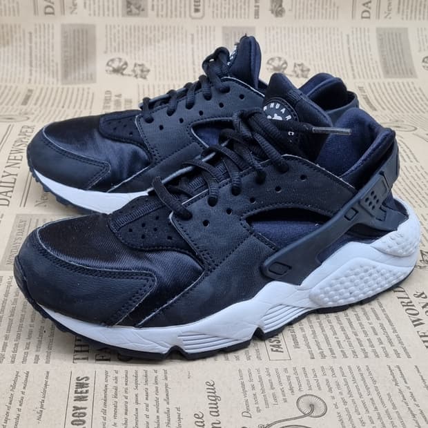 나이키 에어 허라취 여성운동화실사이즈230