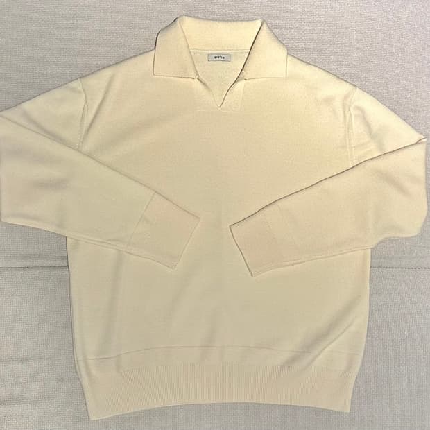 시스템 아이보리 카라 니트