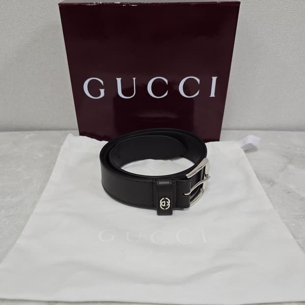 구찌 인터로킹 G 디테일 벨트 85사이즈 판매