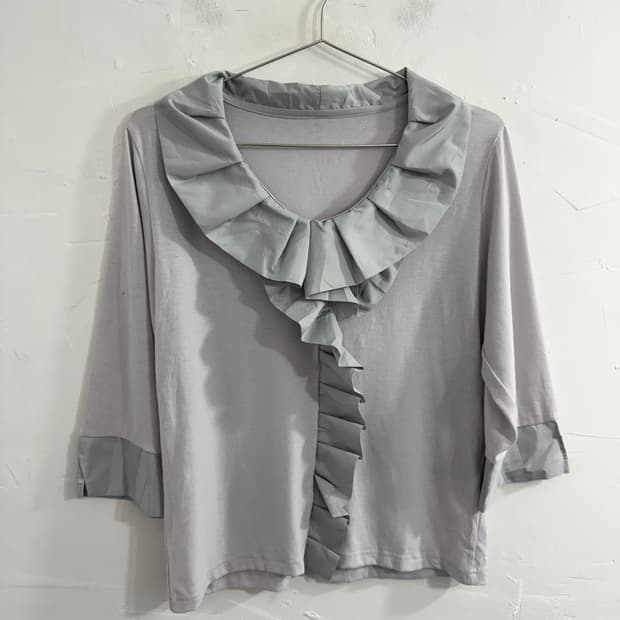 Ruffle detail top