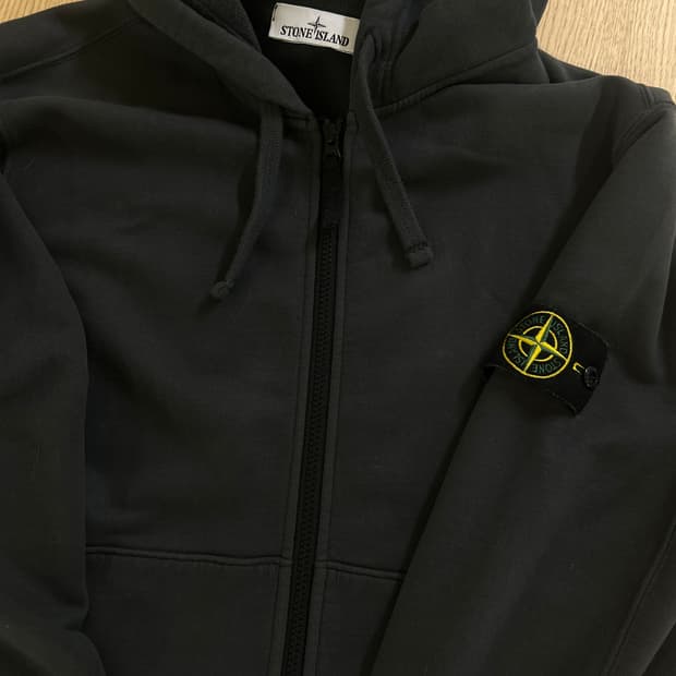 스톤아일랜드 후드집업 차콜