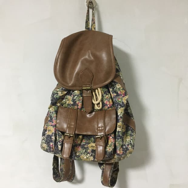 꽃무늬 가죽 백팩