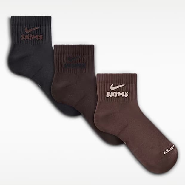 Nike Skims 드라이핏 쿼터 삭스 (M)