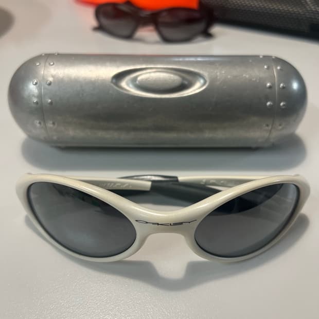 oakley 오클리 빈티지 아이자켓 1.0 1999 펄화이트