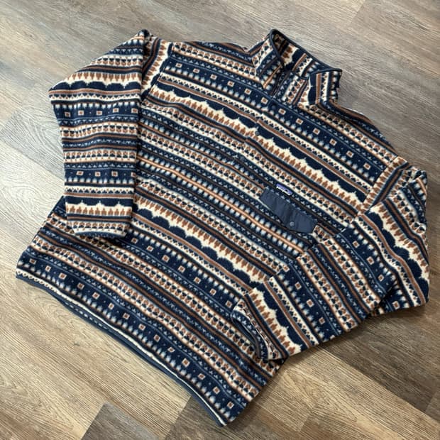 96FW 파타고니아 신칠라 스냅-T 네이비/브라운