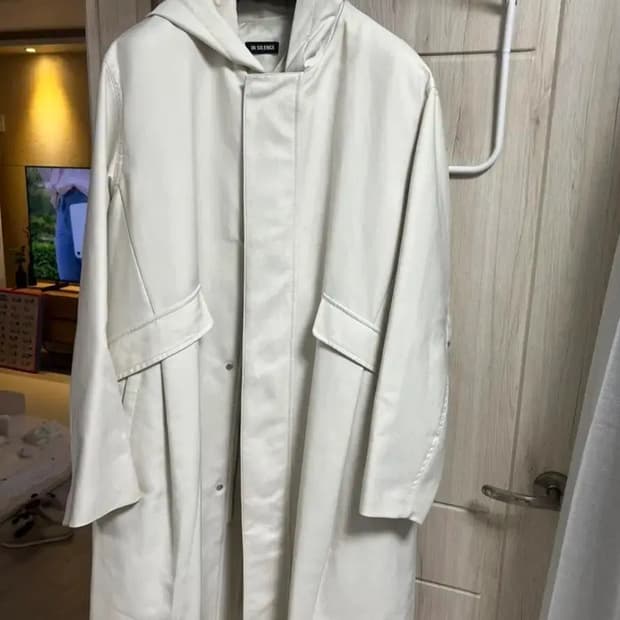 인사일런스 후드코트