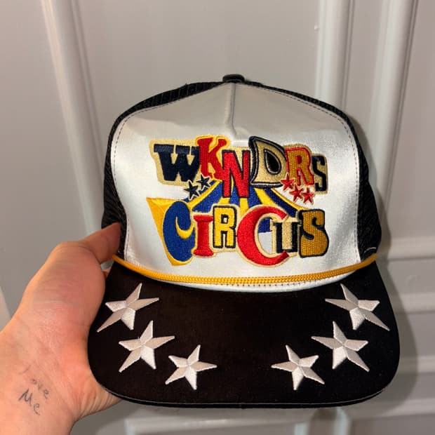 위캔더스 트러커캡