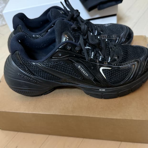 지방시 TK MX 44사이즈 풀박