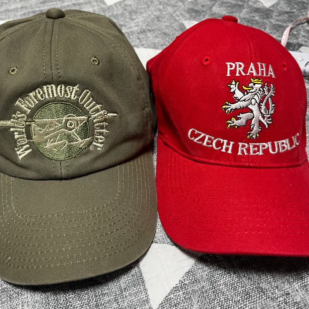 여행갔을 때 모자 팜