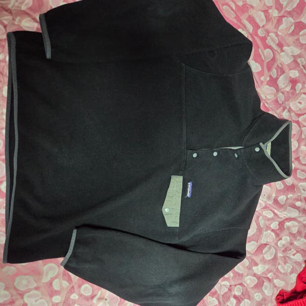 파타고니아 신칠라 포지그레이 블랙 l팝니다