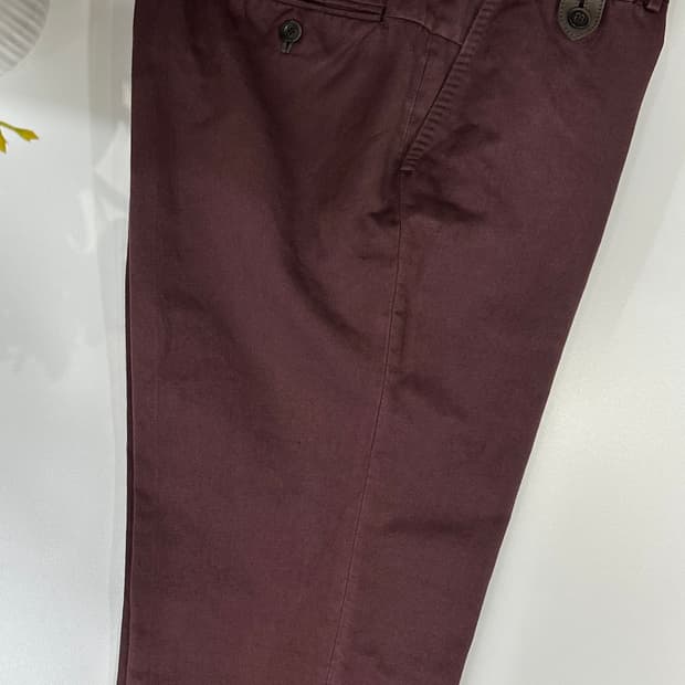 벨루티 클래식 버건디 램스킨 디테일 치노 팬츠