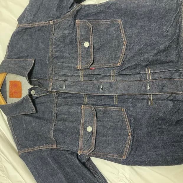 풀카운트 2102 래드탭 42사이즈 판매합니다.