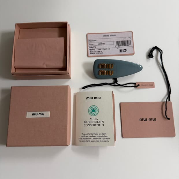 미우미우 헤어핀 