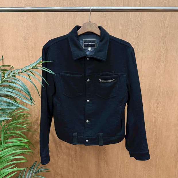 아르마니 익스체인지 카라 자켓 메탈 체인 스냅 버튼 디테일 블랙