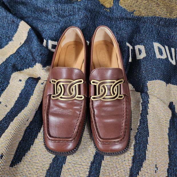 [220] TOD'S 여성 로퍼 브라운