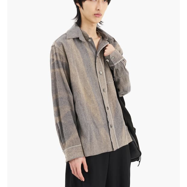 지용킴 선블리치 실크 셔츠