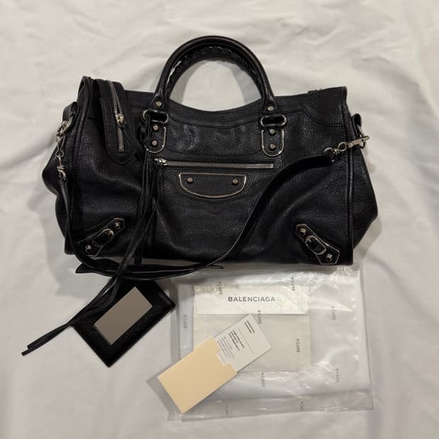 발렌시아가 시티백(모터백) 미디움 메탈릭 엣지 실버,블랙