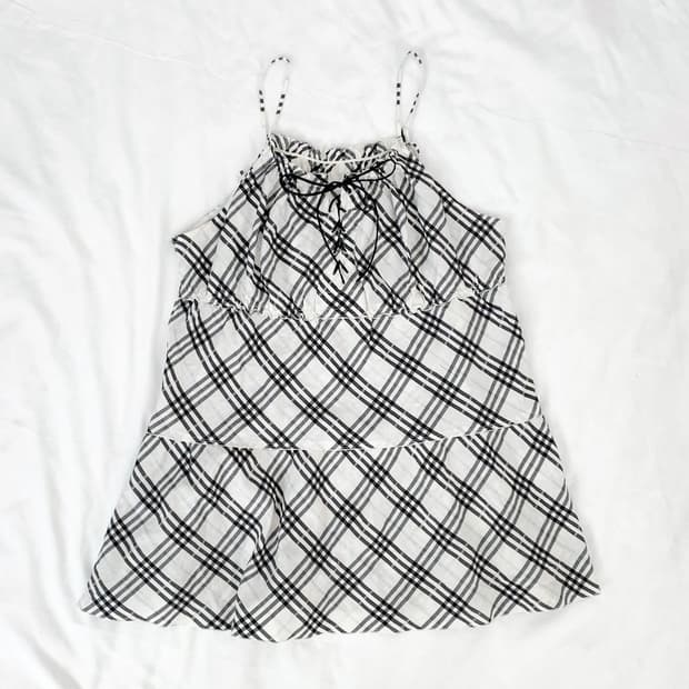 Burberry 파스텔x블랙 아일렛 슬리브리스