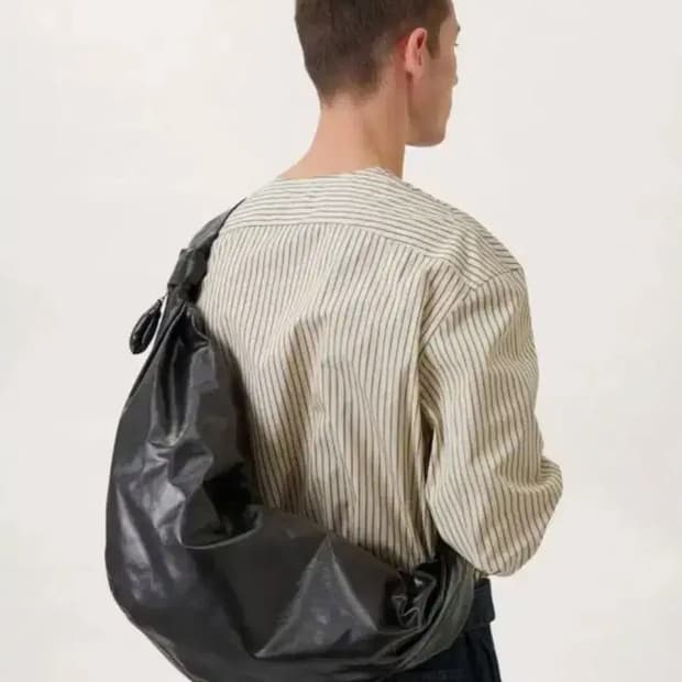 르메르 페이퍼 레더 크루아상 백 라지