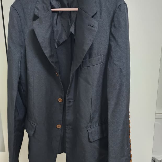 꼼데가르송 블랙 23fw 축융트윌 블레이저