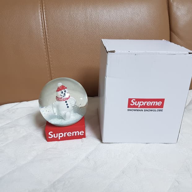 슈프림 스노우맨 스노우글로브 스노우볼 레드 21FW