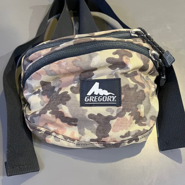 그레고리 구형 로고 숄더백(미국제)