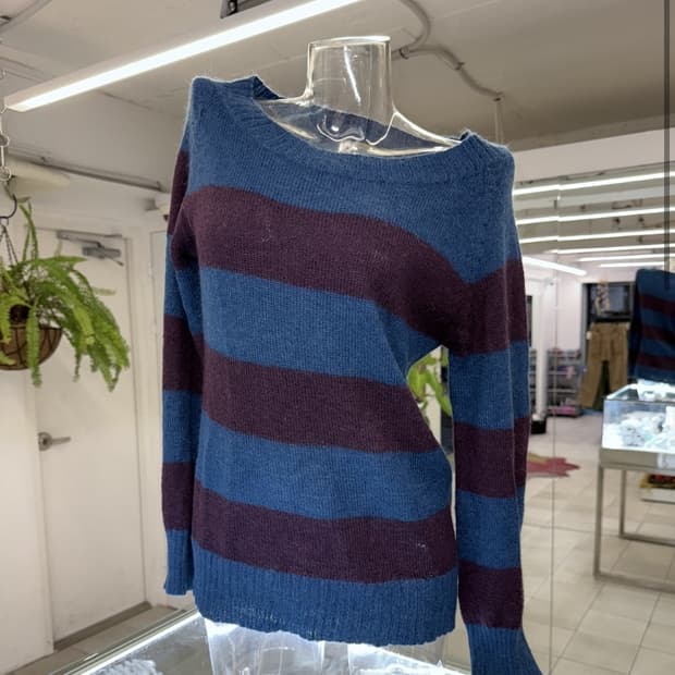 피조물 스트라이프 원숄더 니트