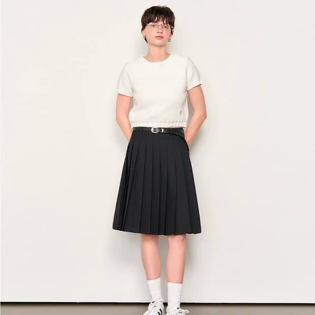 제네럴아이디어 25ss 파인 플리츠 미디 스커트
